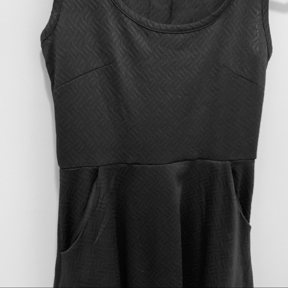 Kardashian little black dress with POCKETS - Picture 3 of 4